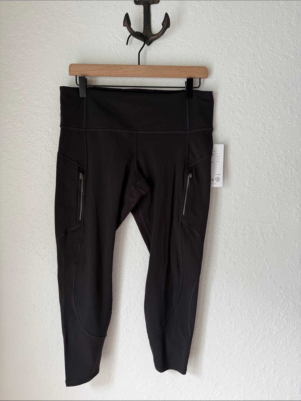 NWT ATHLETA Black Rainier Tights with Zipper Pockets Size Large
